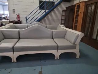 Sofá rinconera polipiel y madera