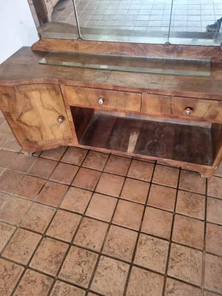 Toeletta trucco con specchio.Prezzo trattabile.