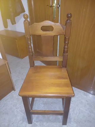 Sillas de madera maciza