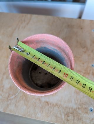 Maceteros y estantes de madera