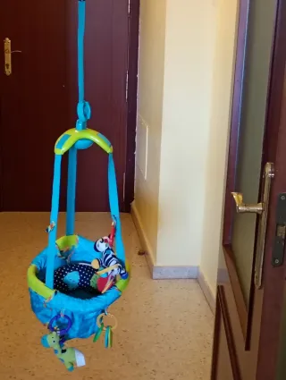 Colgante para bebé con juguetes