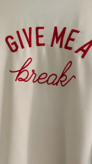 Sudadera blanca con cremallera