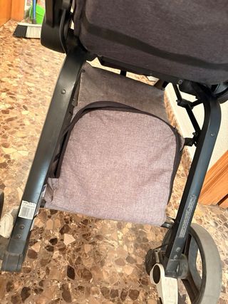 Carro Nurse by Jane Cube