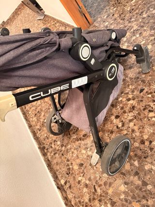 Carro Nurse by Jane Cube