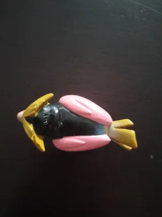 Figuras Kangaskhan y Spearow