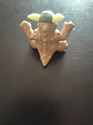 Figuras Kangaskhan y Spearow