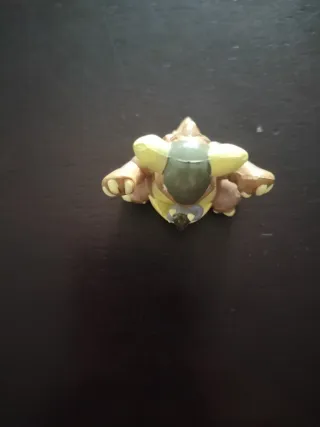 Figuras Kangaskhan y Spearow