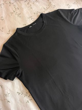 Camiseta básica negra Zara Talla M