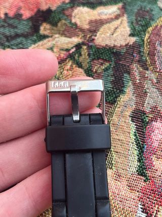 Reloj Q&Q by Citizen Negro y Rosa Deportivo