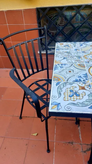 Tavolo da giardino con piano in ceramica