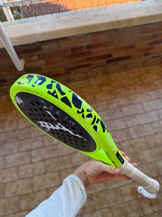 Pala Padel Puma Solar Attack MG