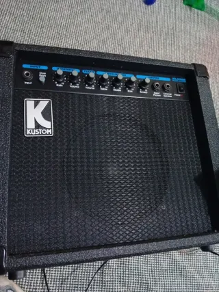 Amplificador Kustom KLA20R para violín