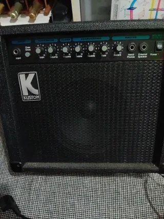 Amplificador Kustom KLA20R para violín