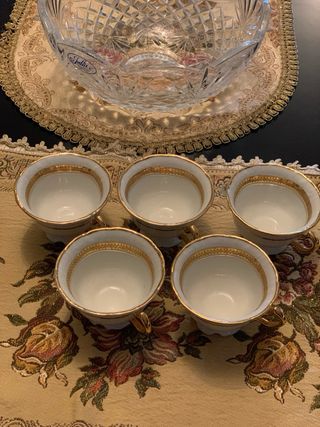 5 tazas de porcelana Vista Alegre – Portugal