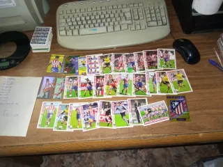 LOTE 211 FICHAS DIFERENTES DEL ATLÉTICO DE MADRID