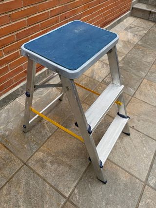 Escalera 2 peldaños azul