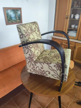 Butaca de tela y madera