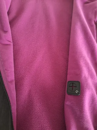 Cazadora mujer negra y gris.