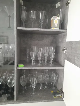 Mueble de salón modular gris y blanco