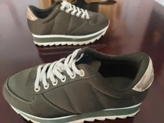 Zapatillas de tela tipo raso verde