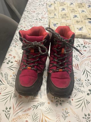 Botas montaña niña talla 35