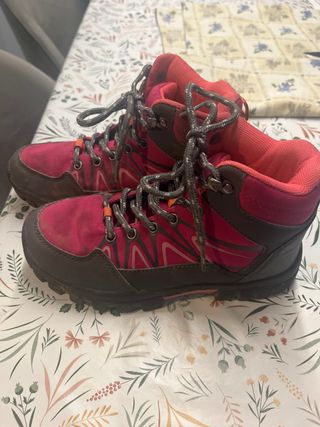 Botas montaña niña talla 35