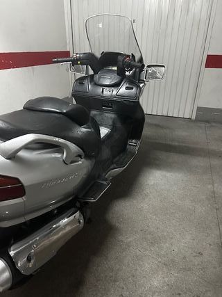 SUZUKI BURGMAN AN 650