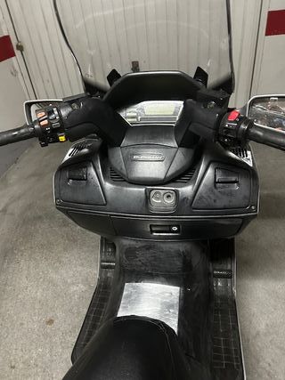 SUZUKI BURGMAN AN 650