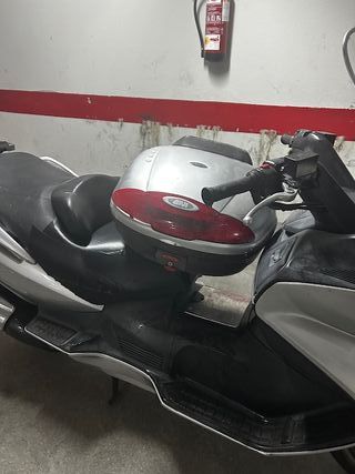 SUZUKI BURGMAN AN 650