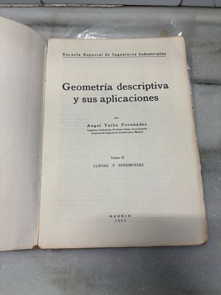 Dos libros antiguos de Geometría