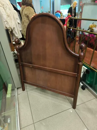 Cabecero de madera clásico para cama de 90