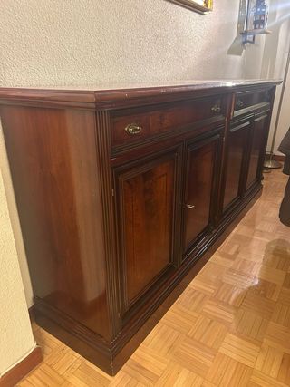 Aparador clásico madera maciza elegante