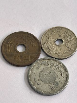 Monedas de Japón (50, 10 y 5 yenes)
