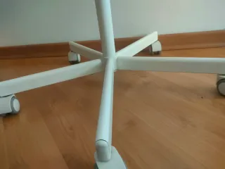 Silla de escritorio rosa Modelo Skalber