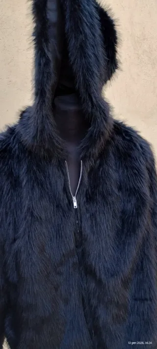 Pelliccia sintetica nera con cappuccio 3XL