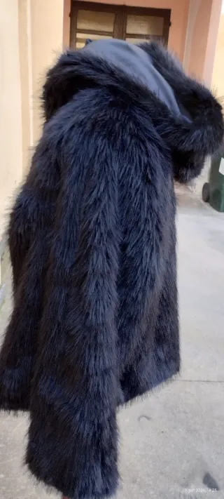 Pelliccia sintetica nera con cappuccio 3XL