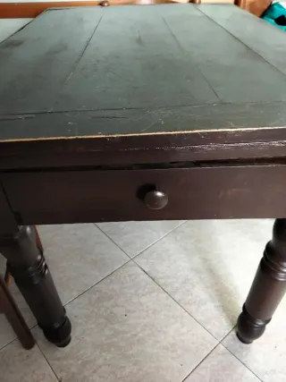 Tavolo in legno massiccio