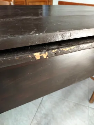 Tavolo in legno massiccio