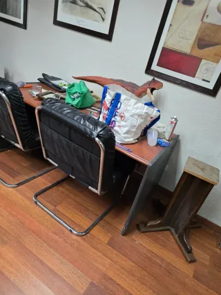 Armarios y despachos de madera marrones