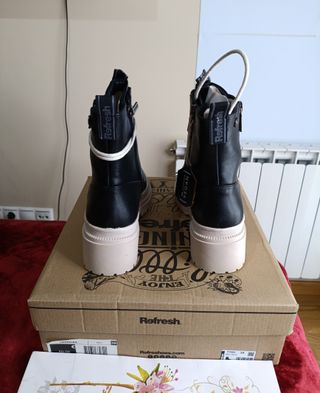 Botas Refresh Negro/Beige Talla 39