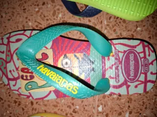 Havaianas 2 pares Tallas de la 25 a la 28 NUEVAS