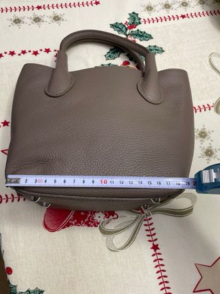 Bolso de piel color topo