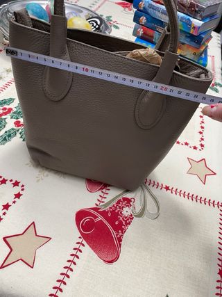 Bolso de piel color topo