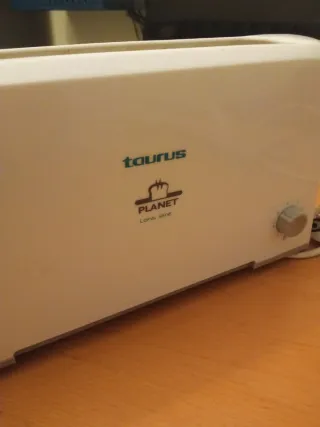Tostadora Taurus Planet Blanca