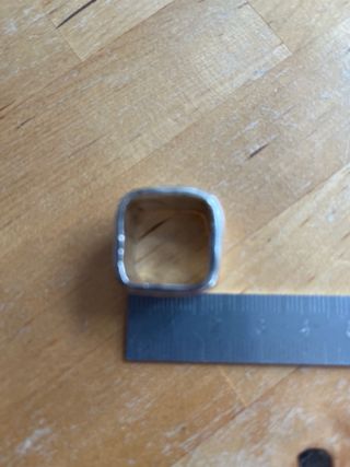 Anillo de plata cuadrado