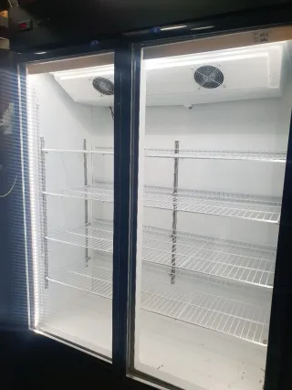 Nevera expositora refrigerada