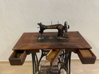 Máquina de coser Wertheim antigua