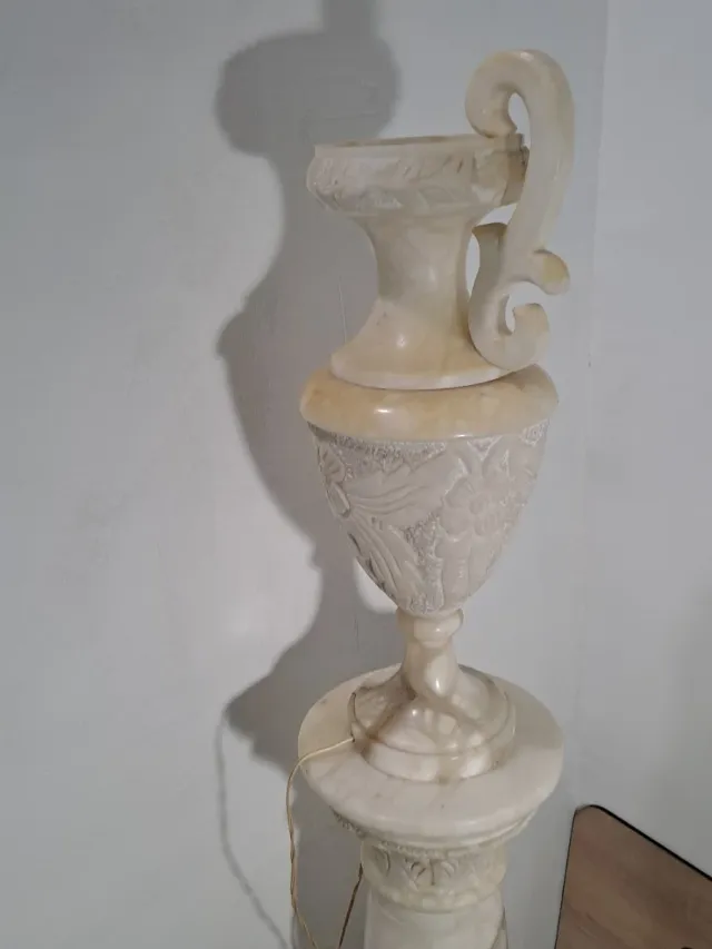 Lámpara de mármol antigua