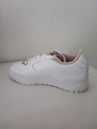 Zapatillas Puma Blancas y Rosas