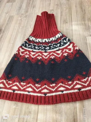 Mantellina lavorata a maglia